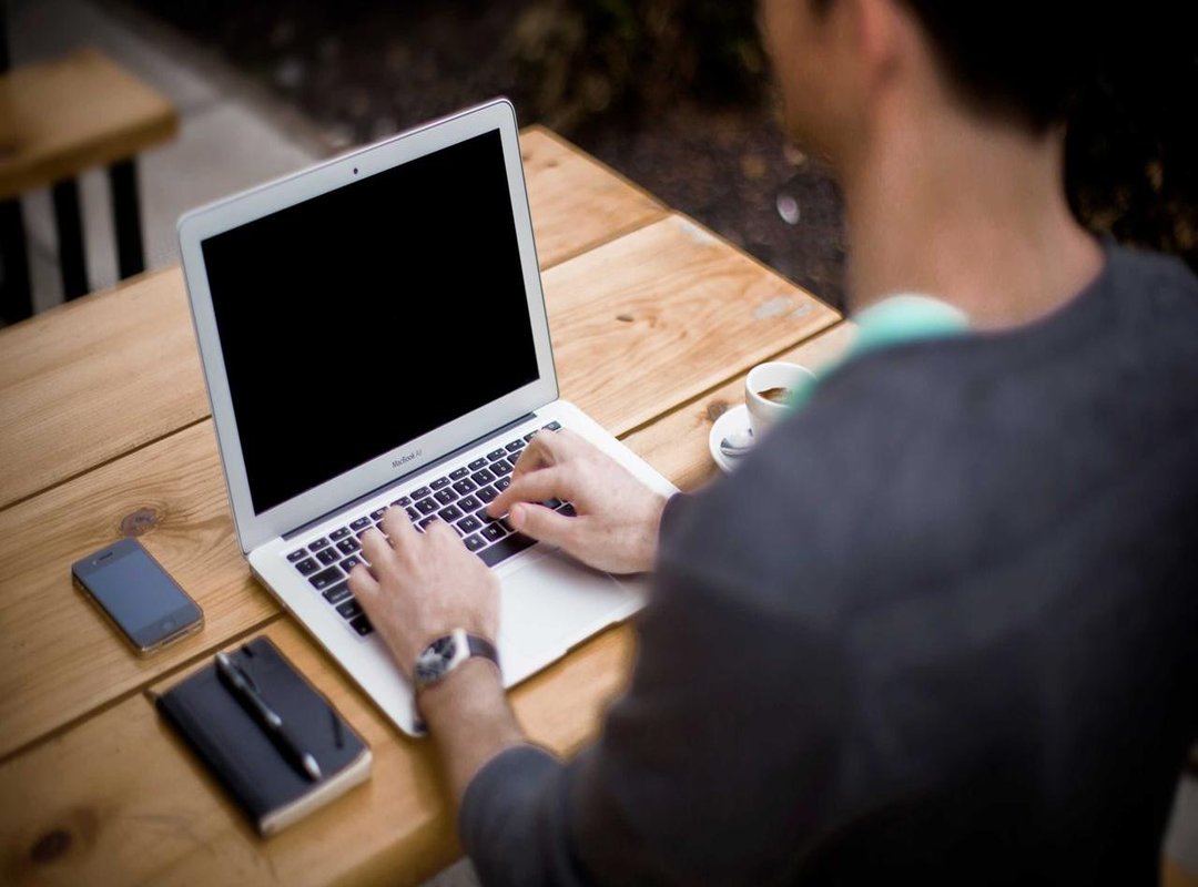 Fact vs. Fiction: Navigating AI and Manipulated Media